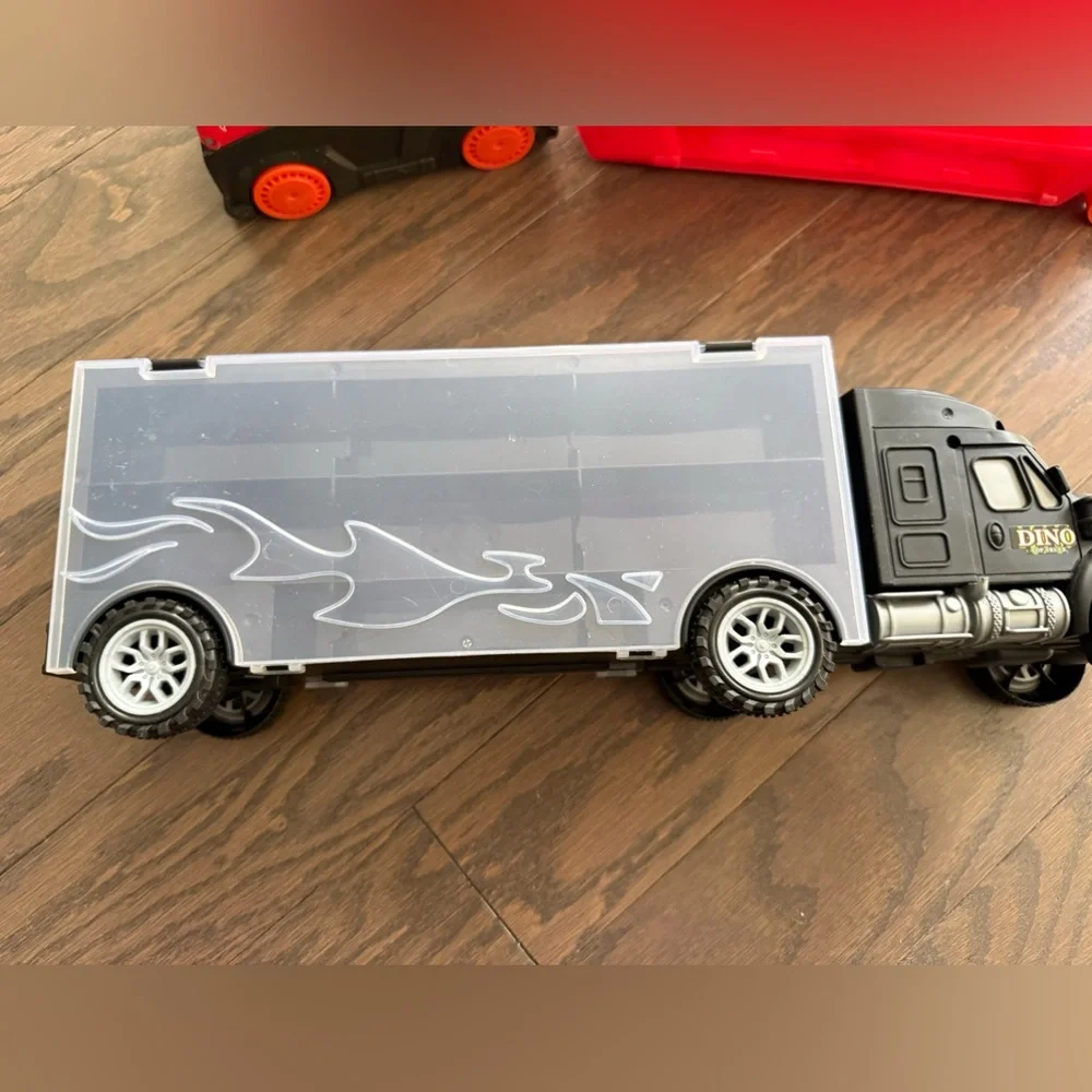Hot Wheels Mega Hauler Truck (2015) holds 50 cars - NEW in box